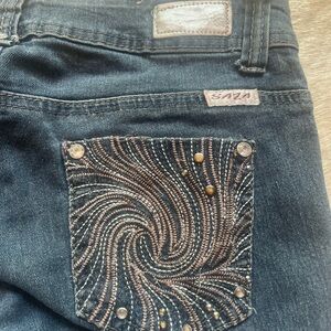Women's Dark Blue Skinny Jeans with Embellished Pocket